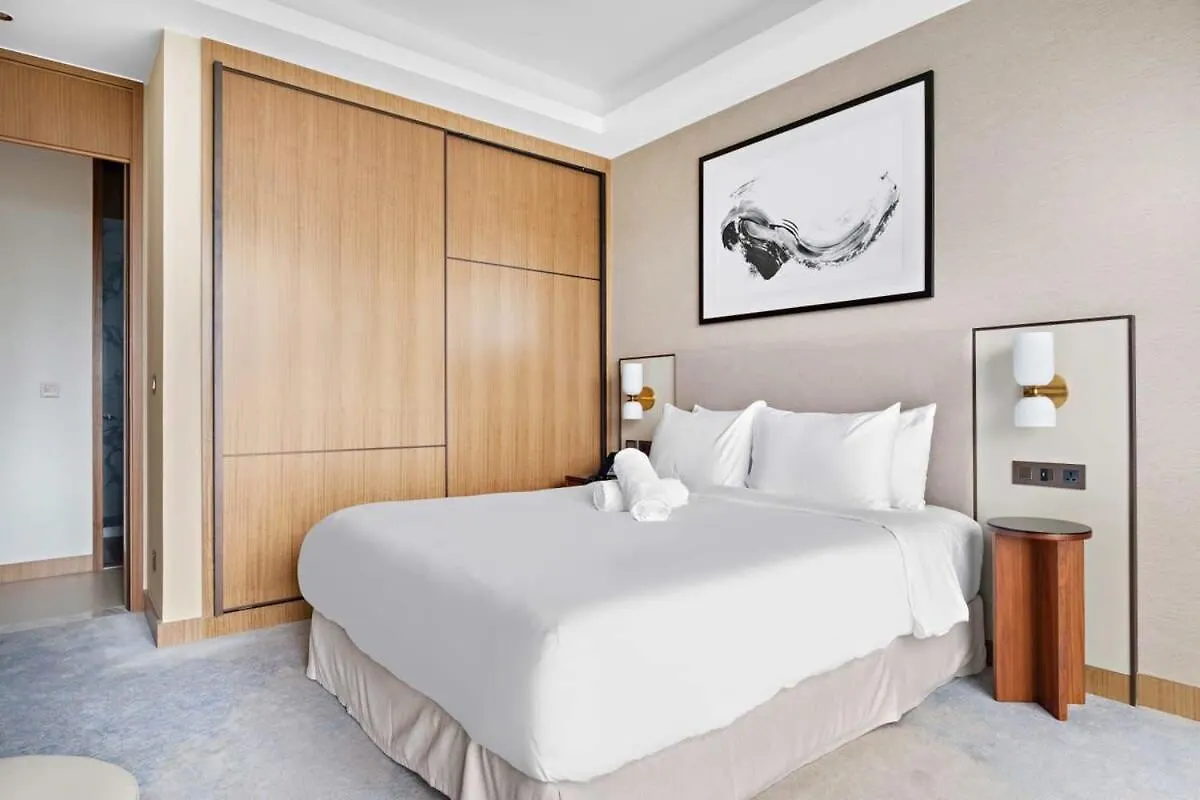 Luxurious 3-Bedroom Apartment Facing Burj Khalifa In The Address Dubai Opera